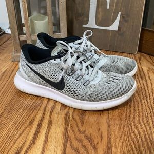 Women’s gray Nike Free size 7